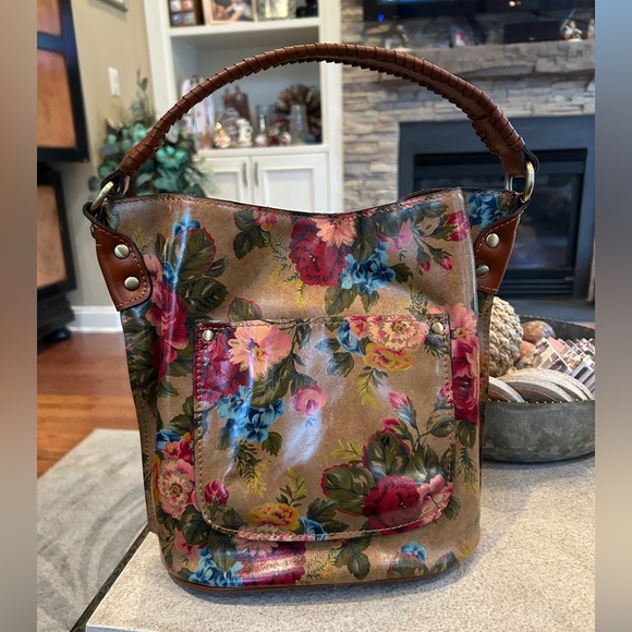 New Patricia Nash Octavia Bucket Bag Floral Garden - Picture 3 of 6